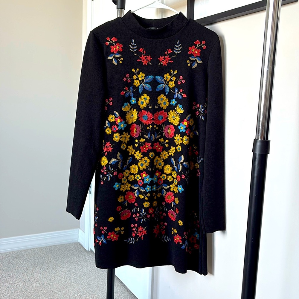 Zara Long Sleeve Flower Shift Dress